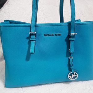 Michael Kors Jet Set Travel Medium East West Purse